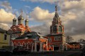Ozbrojení výtržnici předpadli veřící v chrámu Moskvy