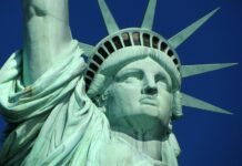 Amerika se brání zavlečení eboly účinnými opatřeními