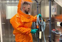 Ebola v Česku: Zachovejte klid, doporučují experti na infekční nemoci