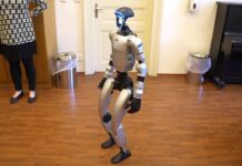 1. LF UK: Robota vnímáme jako platformu pro transfer technologií do reálného prostředí