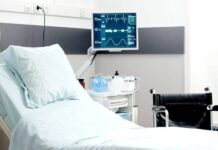Nedostatek zdravotníků dál řeší nemocnice i sociální služby