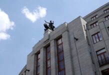 Centrální banka s dalším zvýšením sazeb vyčkává. A dělá dobře
